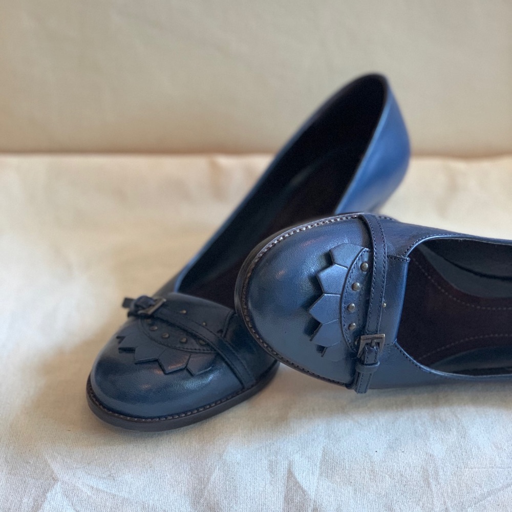 Aerosoles - Heeled Loafer - Deep Blue - Size 8